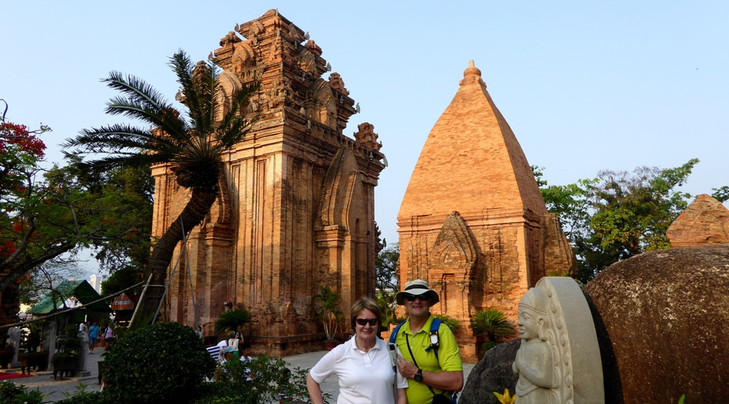 Die Tempelanlage wurde um die Mitte des 8. Jahrhunderts von den Cham gegründet.