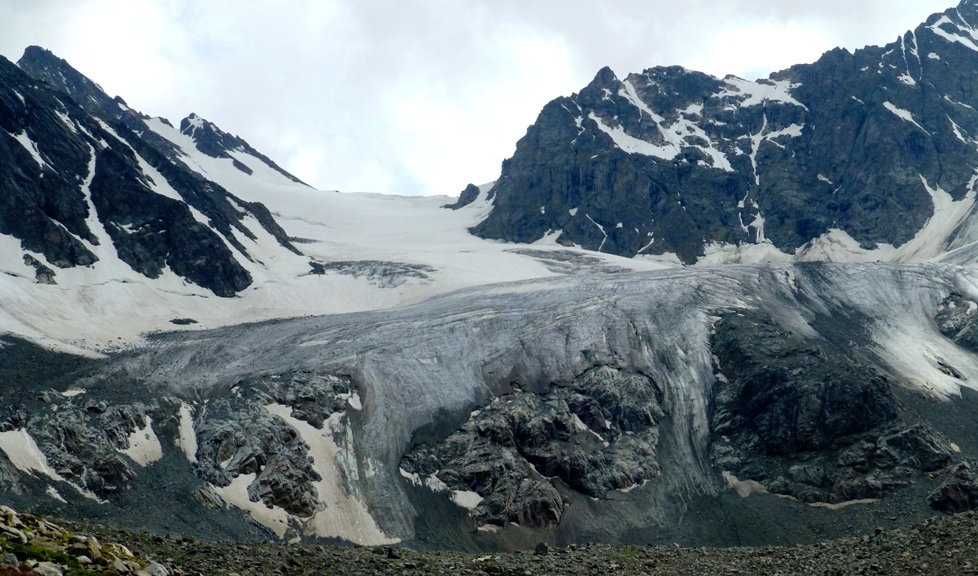 Vor uns der Iryk Pass