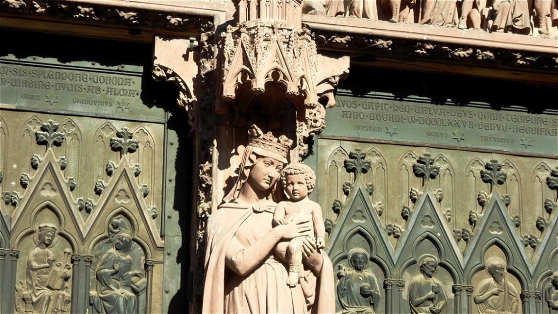 Detail der Westfassade - "La Notre Dame"
