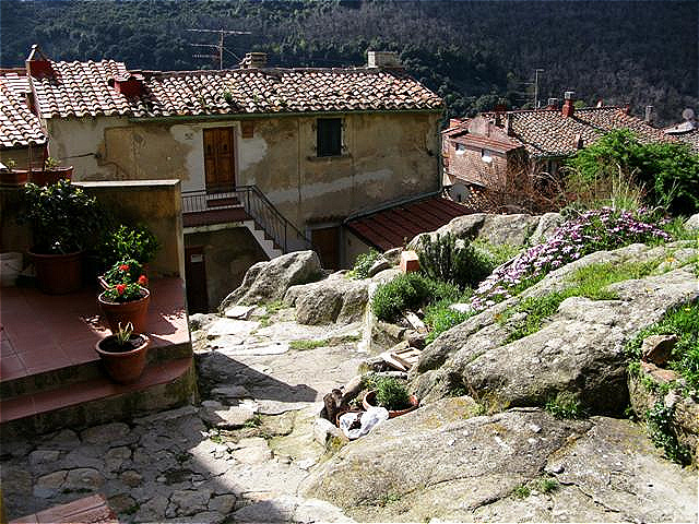Die alten Häuser sind auf Granit gebaut