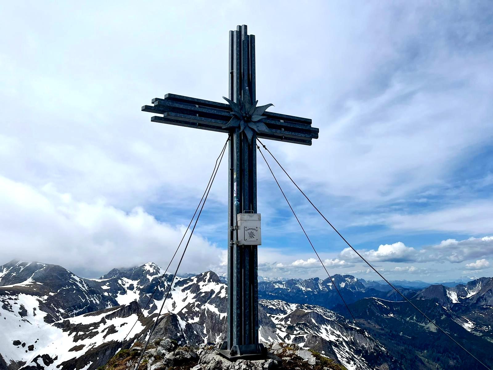 https://0501.nccdn.net/4_2/000/000/076/de9/gipfelkreuz-gamsspitzl-2026-05-10-at-18.10.14--7-.jpeg