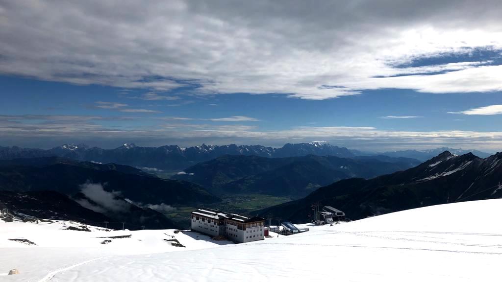 Nach mehrmaligem Aufstieg und anschließender Abfahrt ist unser Ziel aAlpincenter