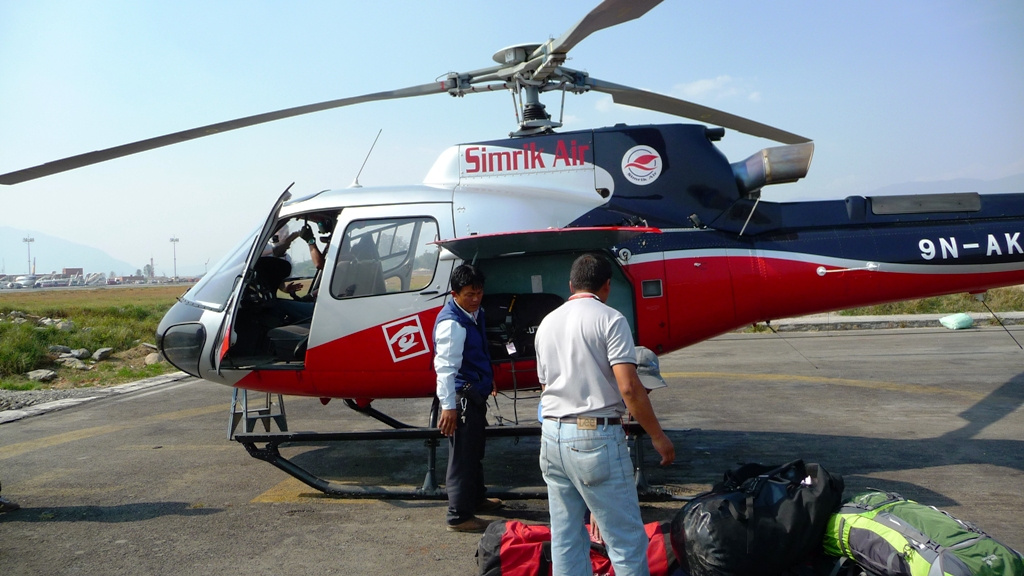 Heliflug nach Lukla
Unser Gepäck wird verladen