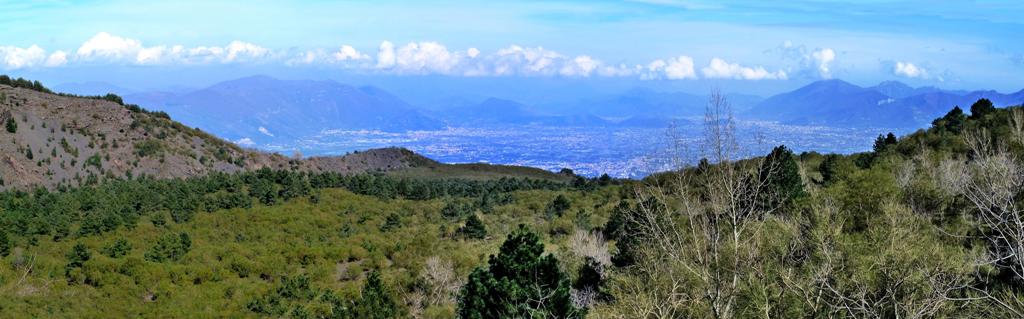 Hier wälzte sich  der glühendheiße pyroklastische Strom hinunter nach Pompeji