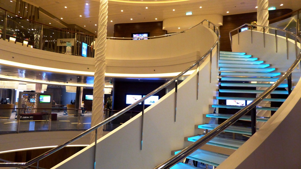 Jetzt geht`s zur Bar !