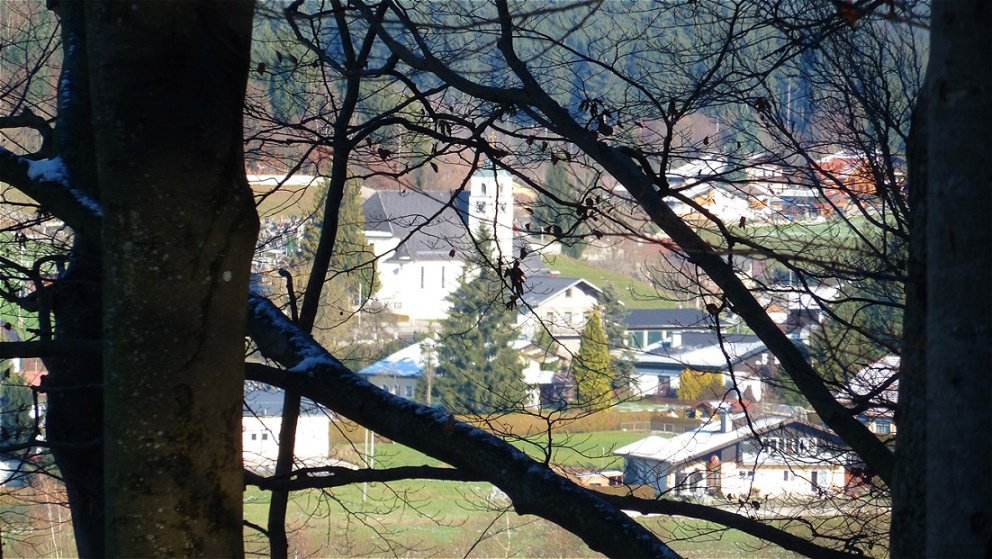Blick vom Moränenkamm zur Lourdeskirche