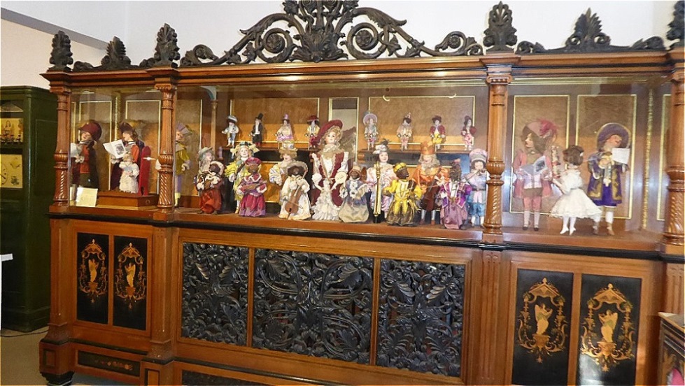 Mechanisches Spielwerk mit beweglichen Figuren