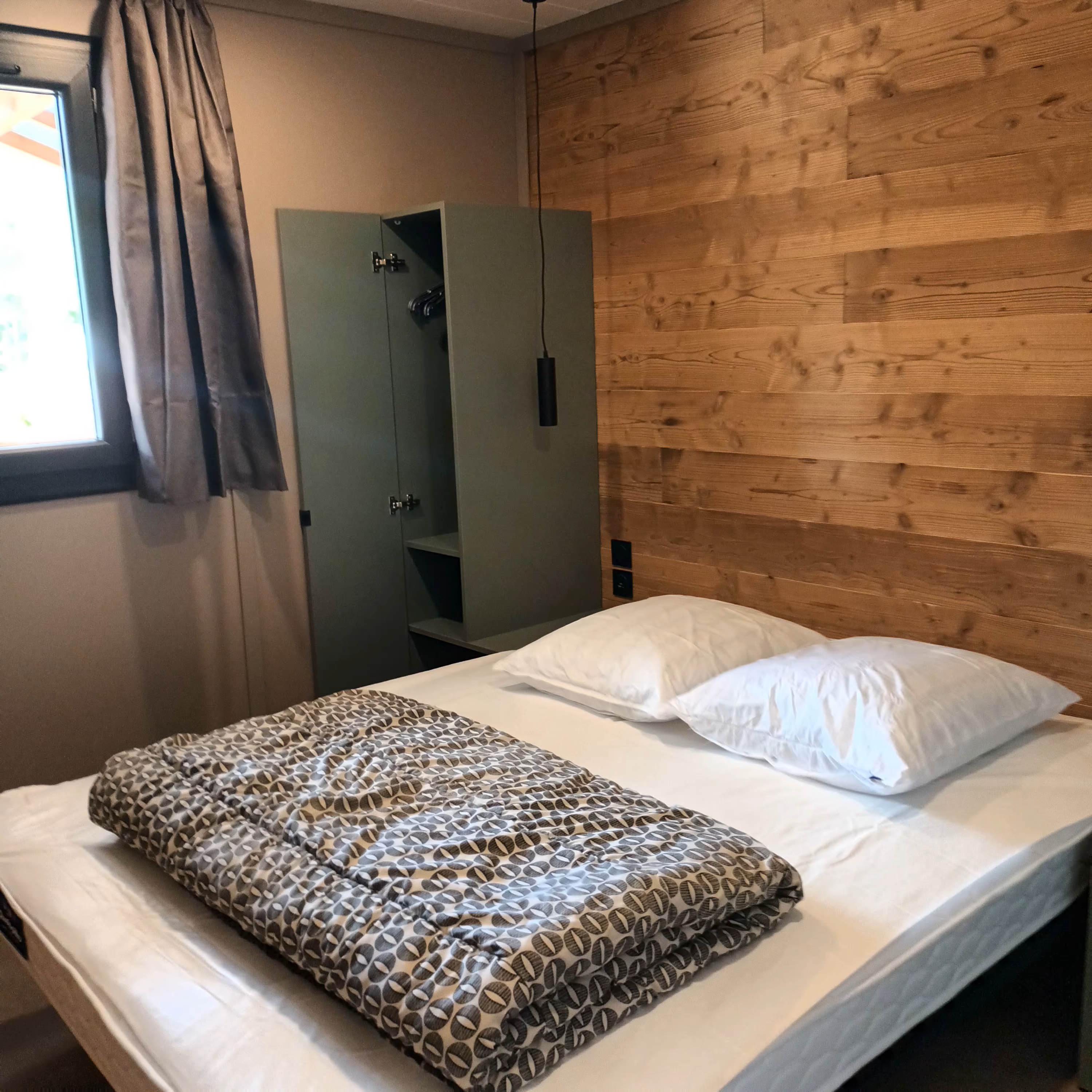 https://0501.nccdn.net/4_2/000/000/079/c81/chalet--camping-marsalin-2.jpg
