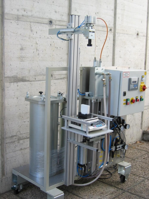 naprava s kontrolo pravilnosti mešalnega razmerja