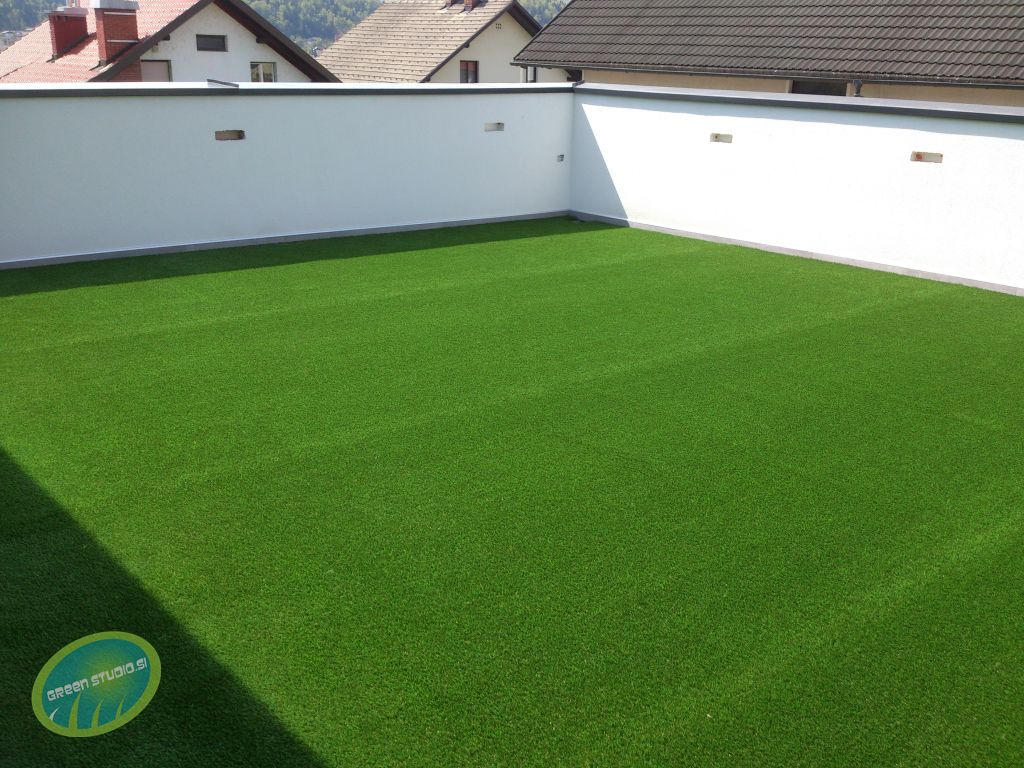Terasa umetna trava