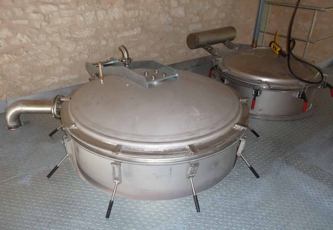 Distillateurs 4000 et 2000 litres