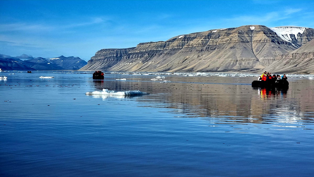 Wir fahren in Richtung der mächtigen Gletscher