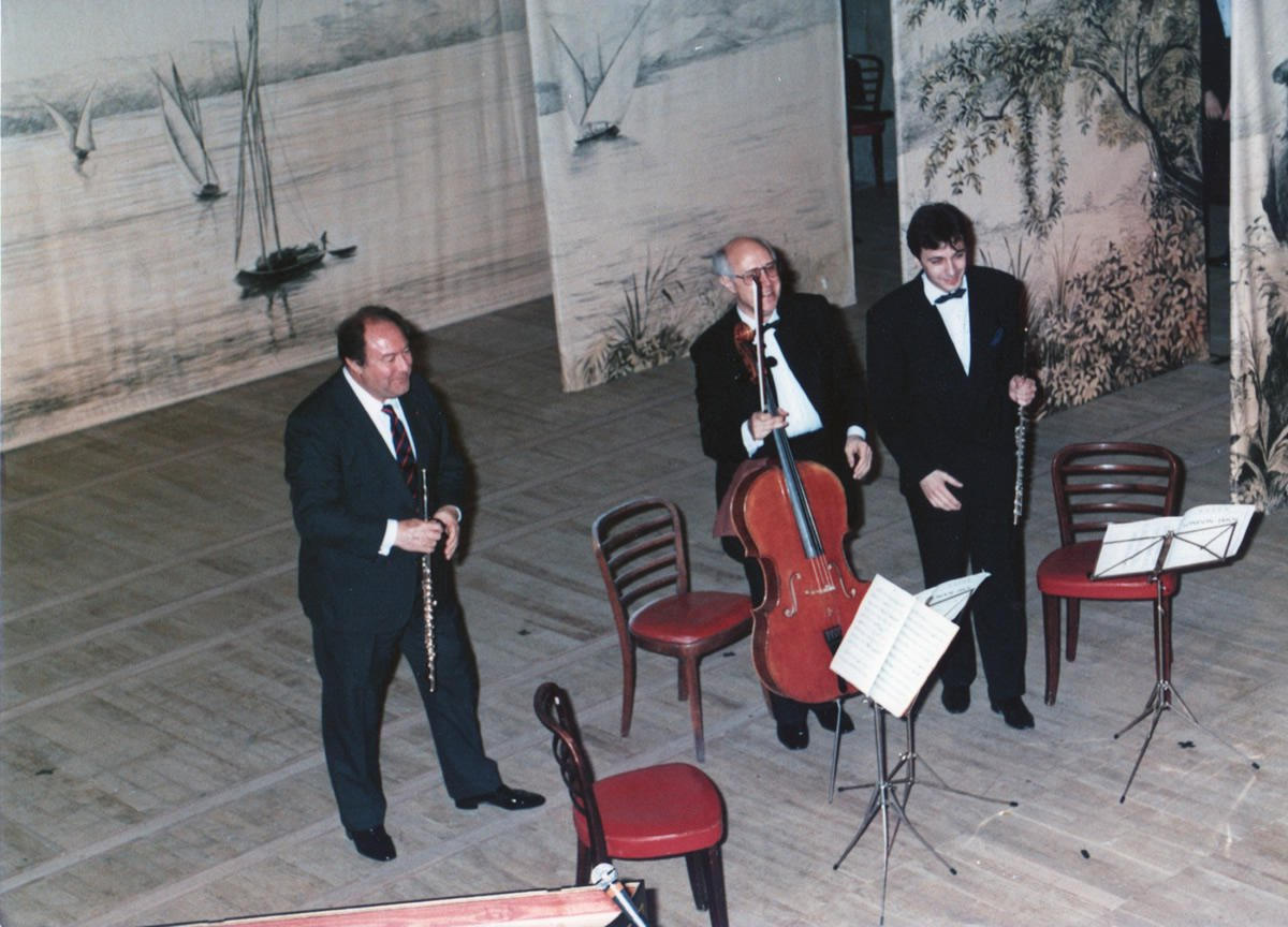 With Jean-Pierre Rampal et Mstislav Rostropovitch (Festival d' Evian 1989)
Photo Studio Ouchy  - Lausanne