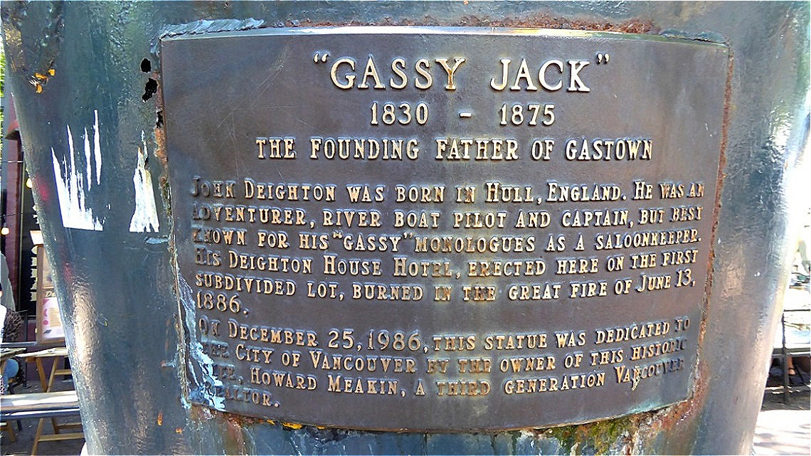 Tafel am Fuße des Denkmals
