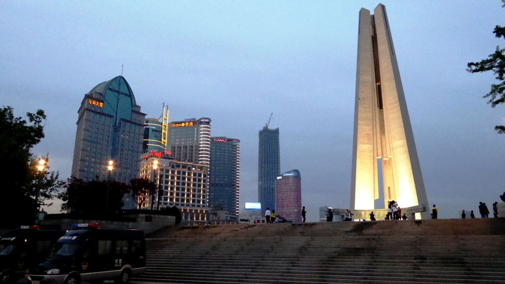 Aufgang zur Uferpromenade des Huangpu