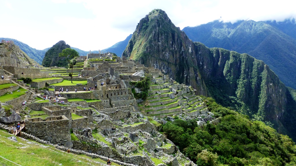 Die sagenumwobene Stadt liegt vor uns
Archäologische Befunde jedoch bestätigen, dass es sich um eine weitestgehend ausgebaute und einst voll funktionsfähige Stadt handelte, in der auch über längere Zeit Menschen lebten