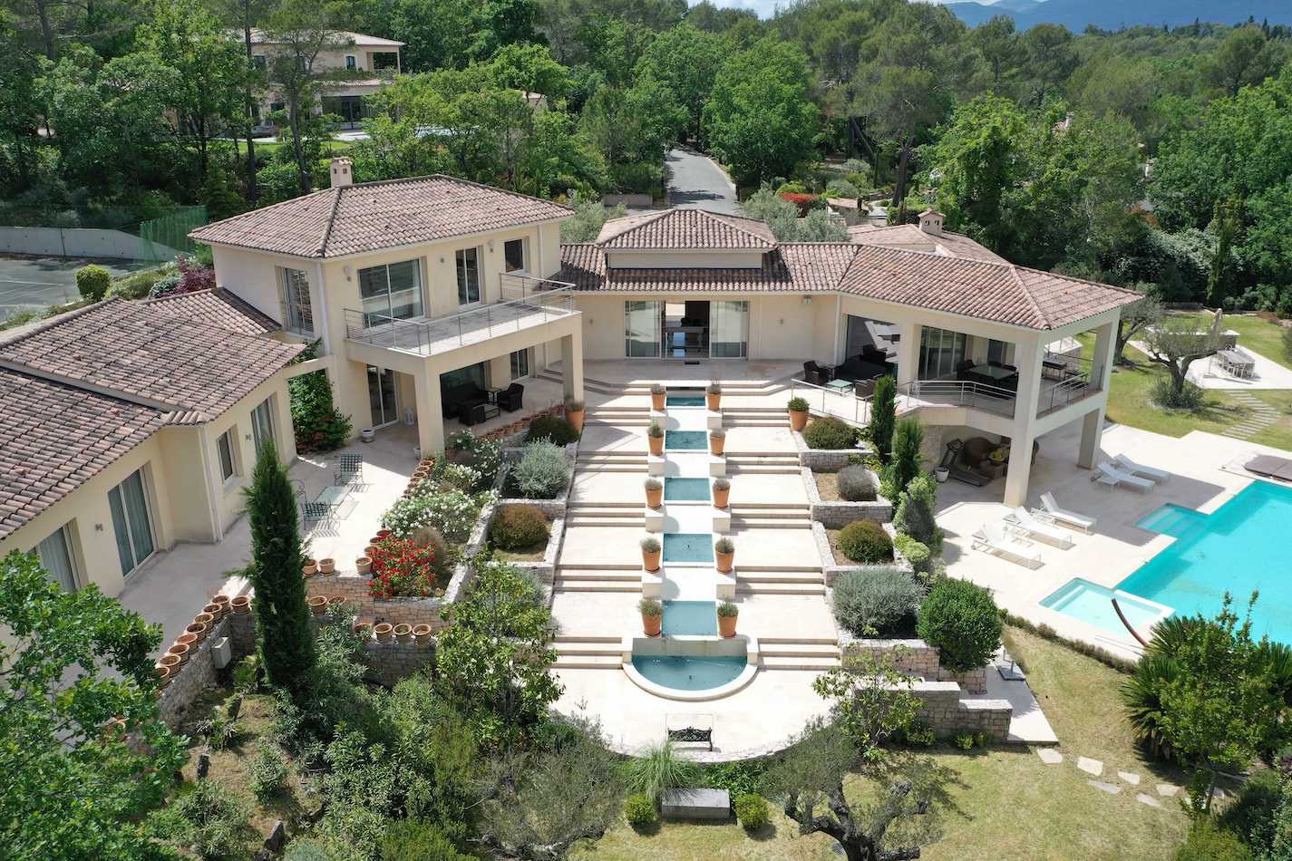 https://0501.nccdn.net/4_2/000/000/07d/95b/Terre-Blanche-property-SH27.jpg
