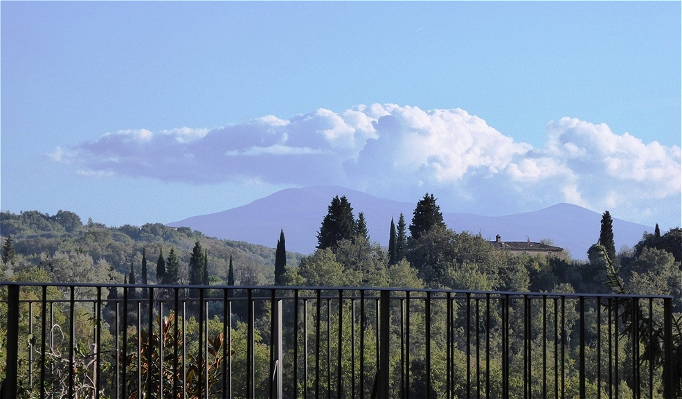 Der Monte Amiata - höchster Berg der Toskana (1738 m) - vulkanischen Ursprungs
Heiße Quellen und Geysire in seiner Umgebung sind Zeugen für schlafenden Vulkanismus