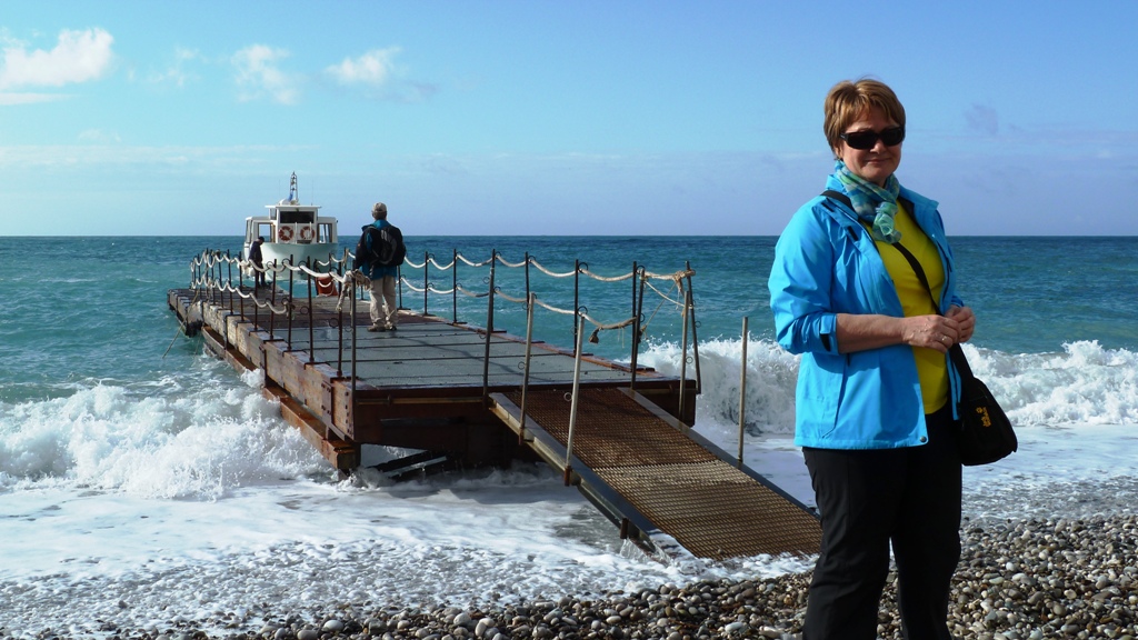 Unser Schiff legt an - es bringt uns nach Capri hinüber