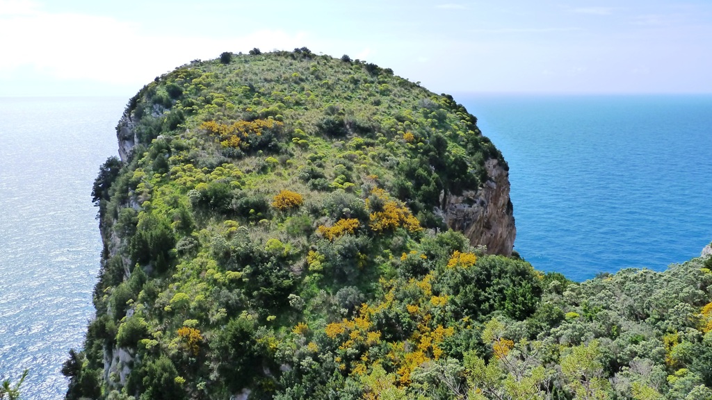 Massiver Felskopf - Punta Montalto