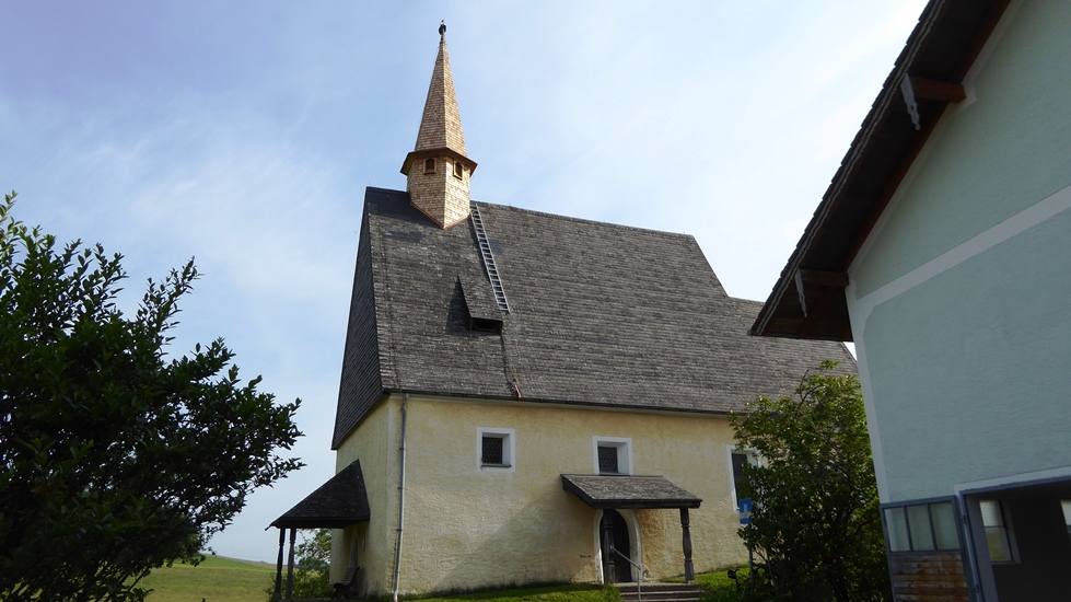 Die Filialkirche Sankt Alban besteht seit dem Hochmittelalter (1337)