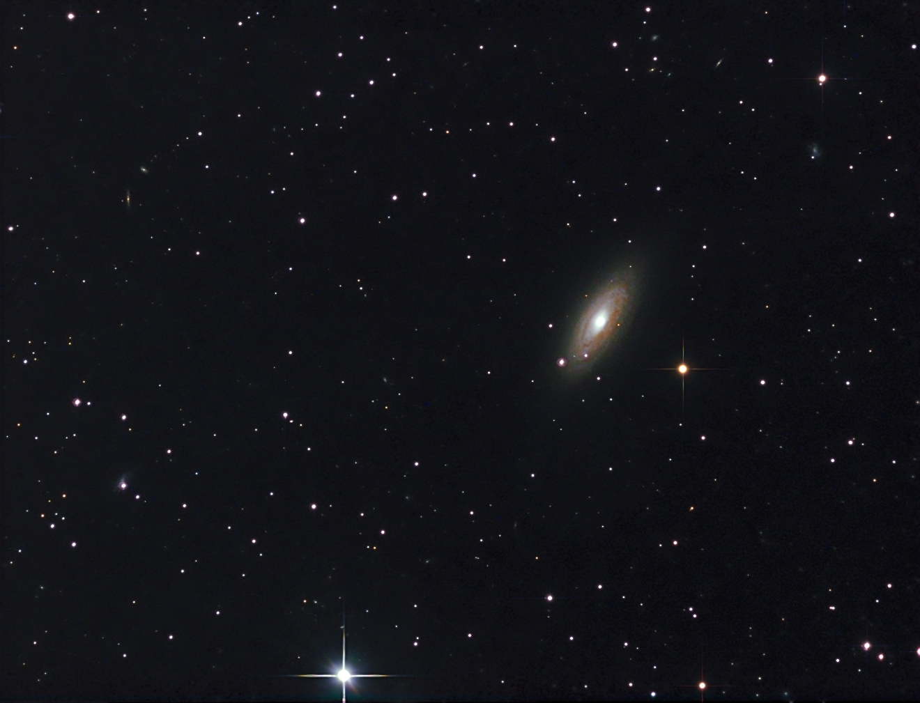 NGC2841
04.2009 older DSLR