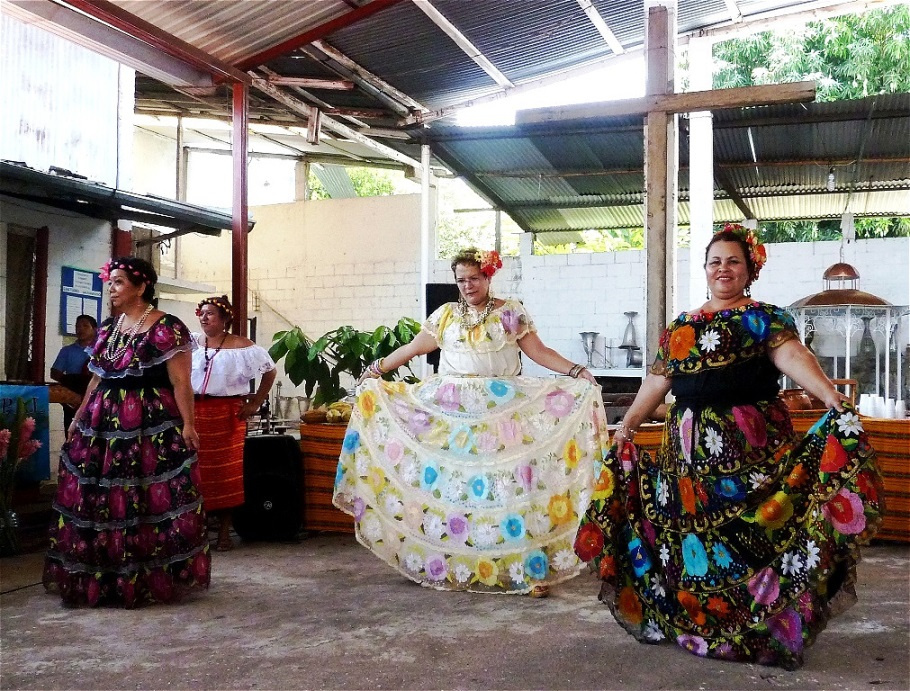Mexikanische Senioras
bereit zum Tanz.