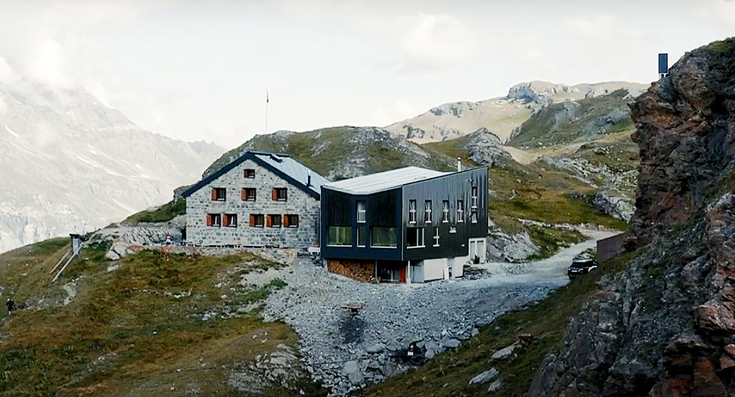 Cabane de Chanrion ( 2.462 m ).