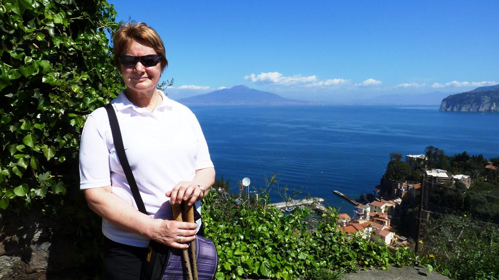 Am Golf von Sorrent - im Hintergrund der Vesuv