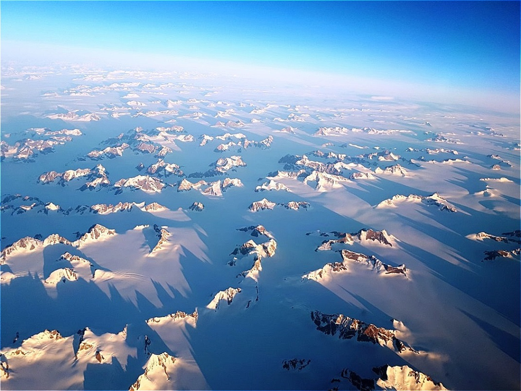 Das gebirgige Innere Grönlands