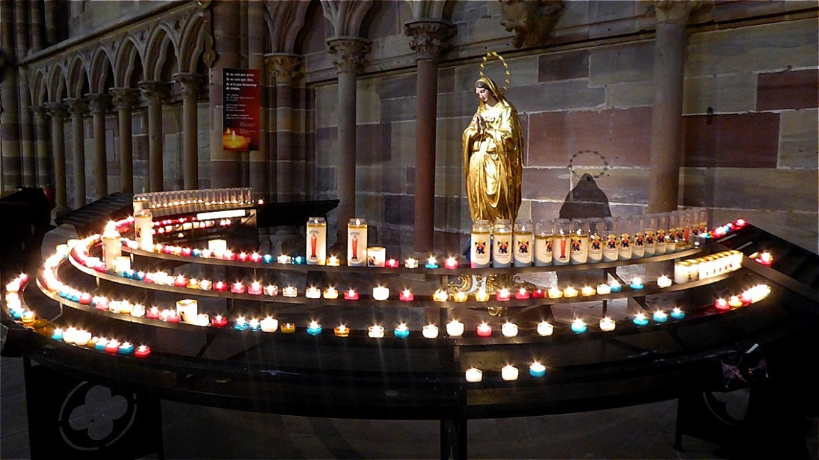 Im Inneren der Cathédrale Notre-Dame de Strasbourg