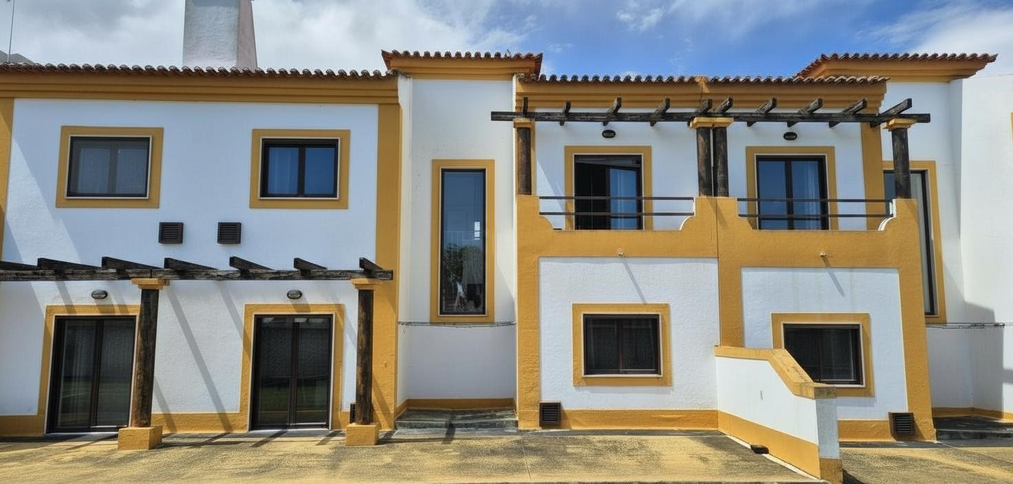 https://0501.nccdn.net/4_2/000/000/082/8ea/espaco-exterior-algeruz-villas-2.jpg