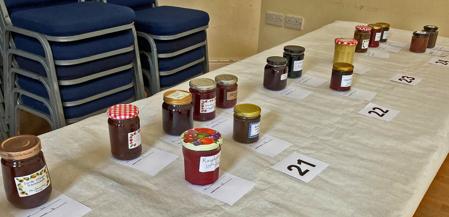 https://0501.nccdn.net/4_2/000/000/082/8ea/preserves.jpg