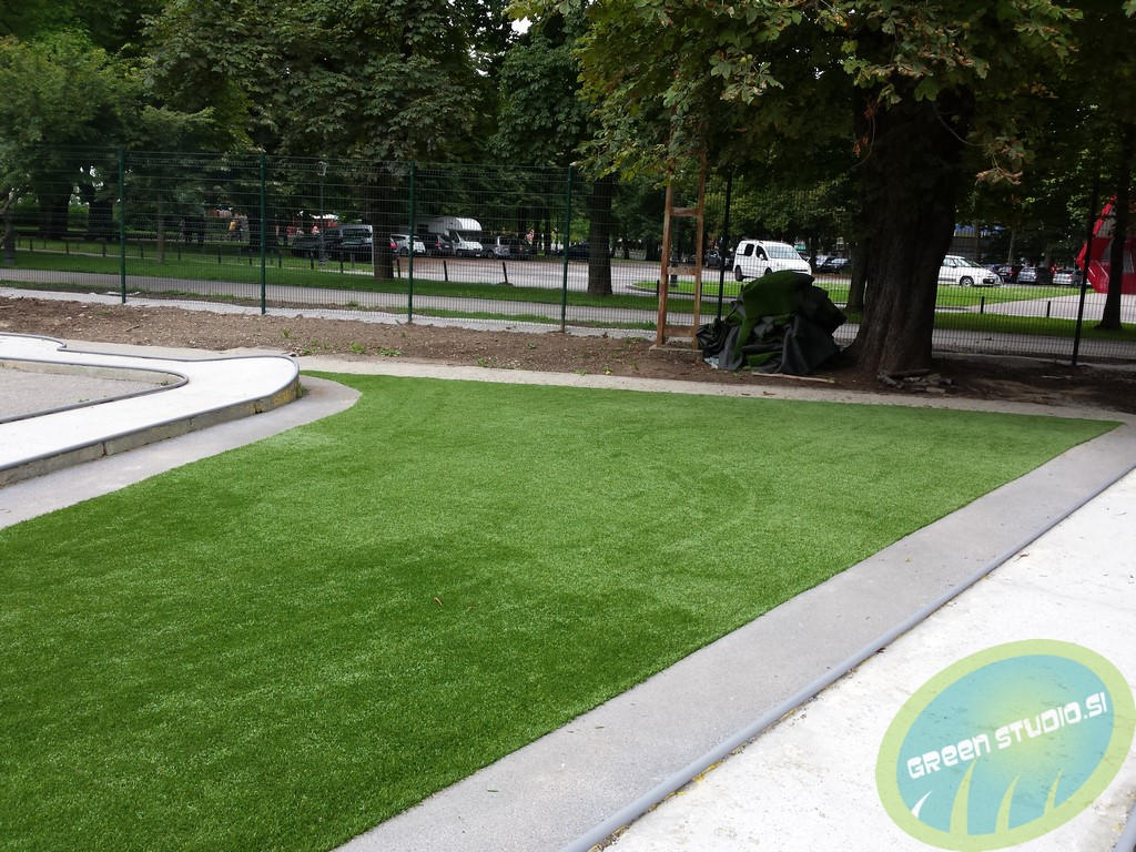 Mini golf umetna trava