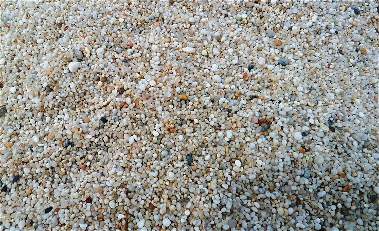 Reiskorngroße Quarzsteinchen "La spiaggia dei chicchi di riso"
Der Strand der singenden Reiskörner