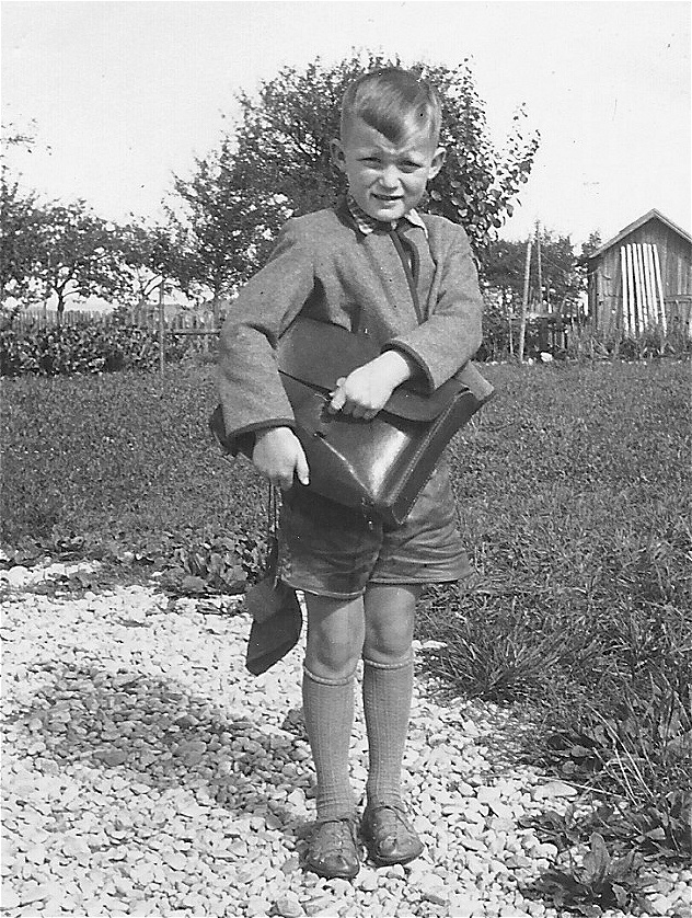 1. Klasse - schreiben mit Griffel und Schiefertafel - 1954