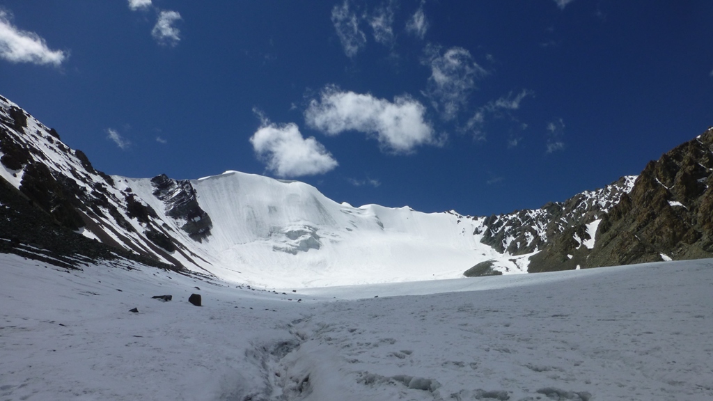 Aufstieg über die flache Gletscherzunge