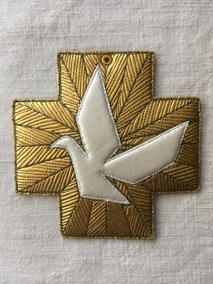 Croix glorieuses avec colombe