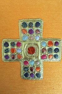 Croix d'inspiration wisigote