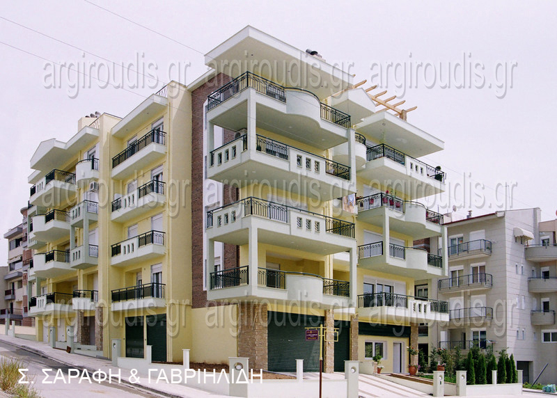 https://0501.nccdn.net/4_2/000/000/087/266/SARAFI-2.jpg