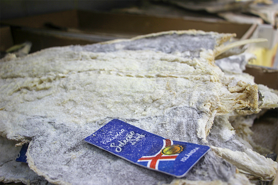 Temos todos os dias, peixe congelado, entregue várias vezes durante a semana para garantir aos nossos clientes a sua frescura e qualidade. além disso, temos também bacalhau de alta qualidade tanto da Noruega como da Islândia.