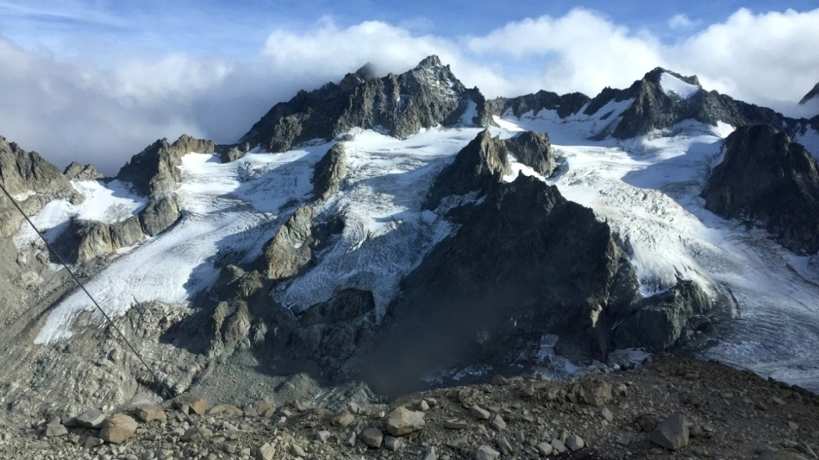 Blick aus dem Hüttenfenster