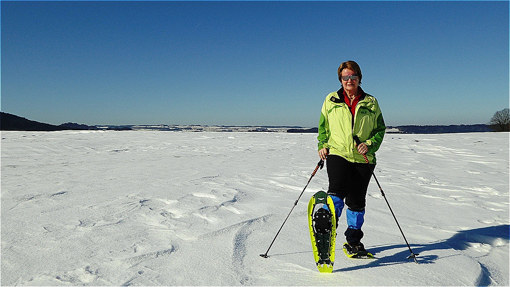 Über der Ortschaft Tannberg
