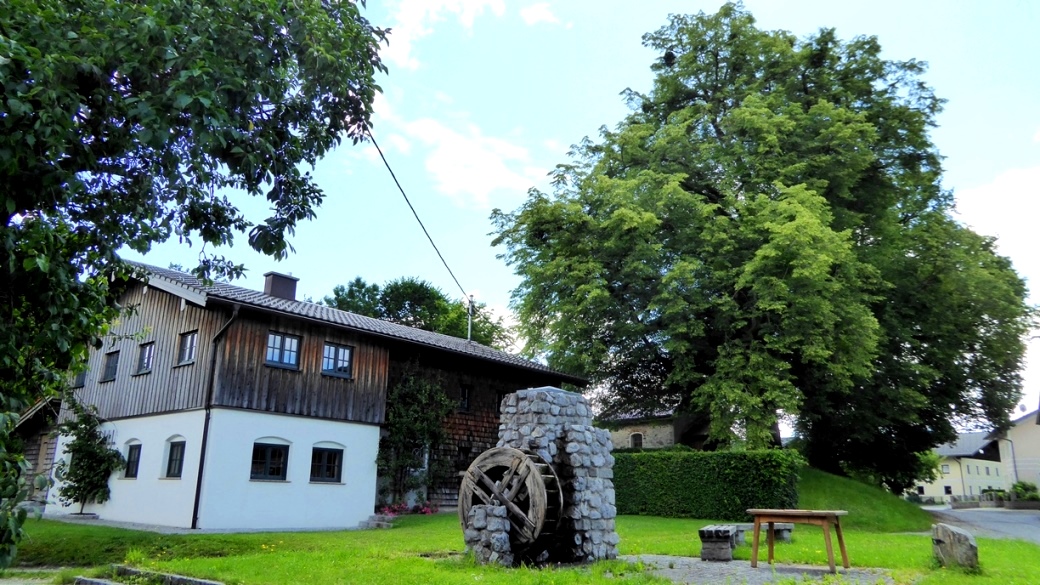 Dorfplatz in Teichstätt-Gemeinde Lengau