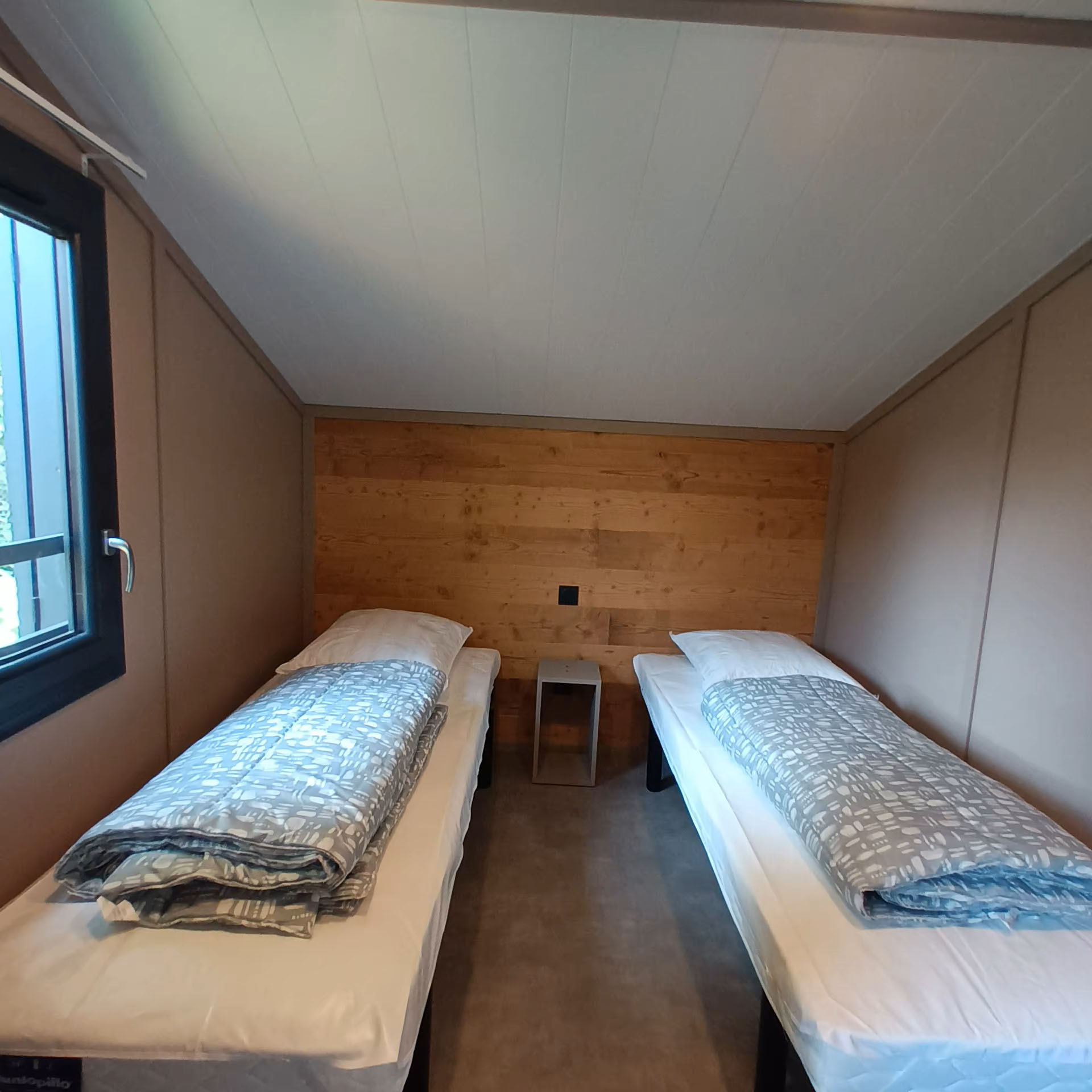 https://0501.nccdn.net/4_2/000/000/088/541/chalet--camping-marsalin-3.jpg