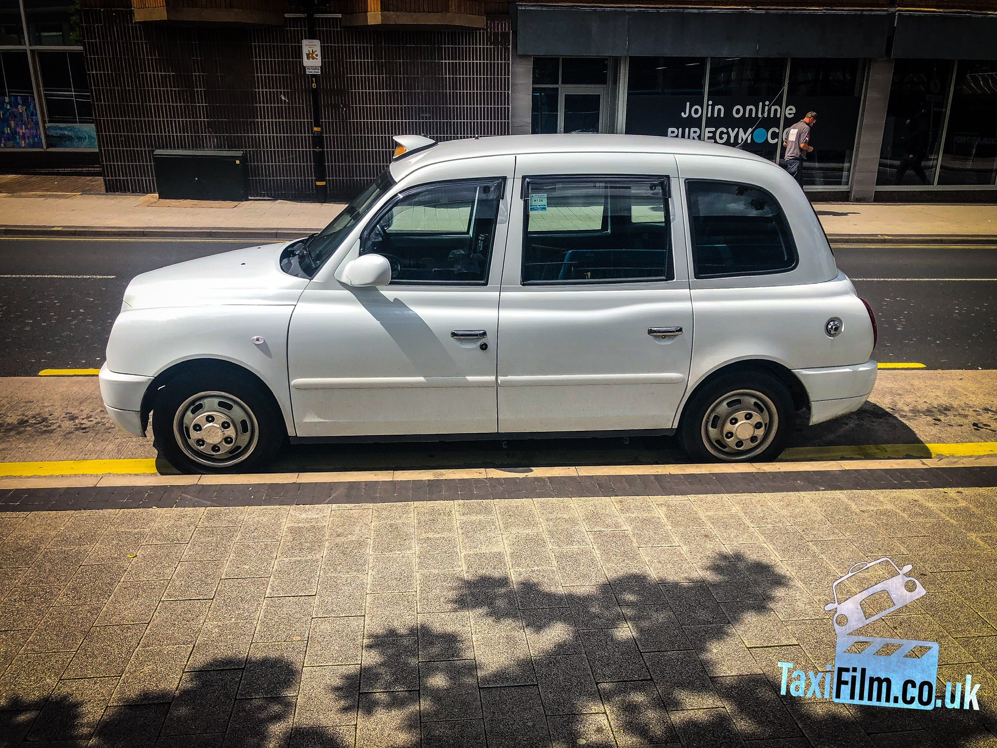 White Tx4 Taxi, ref 0007 action car