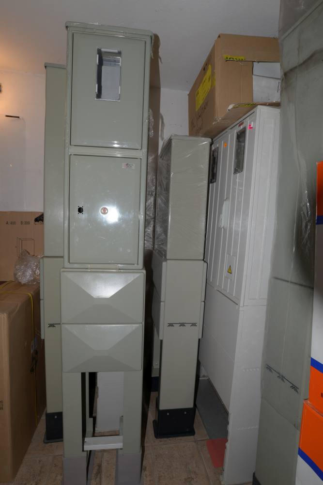 Prosto stoječe elektro omare