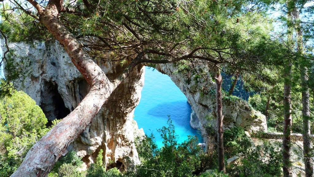 Naturwunder "Arco Naturale" - Rest einer eingestürzten Grotte