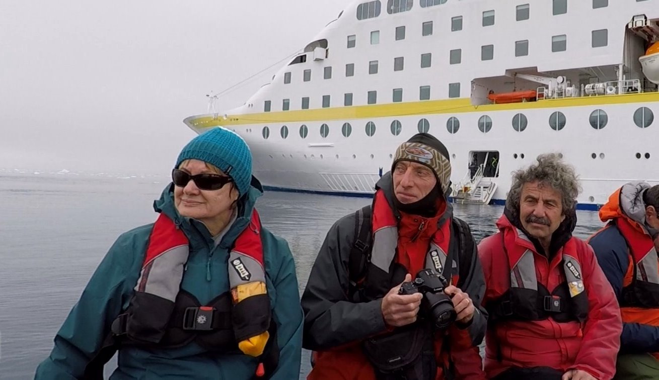 Im Zodiak geht es zum Landeplatz