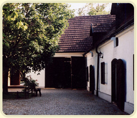 https://0501.nccdn.net/4_2/000/000/089/dae/haus-279x241.jpg